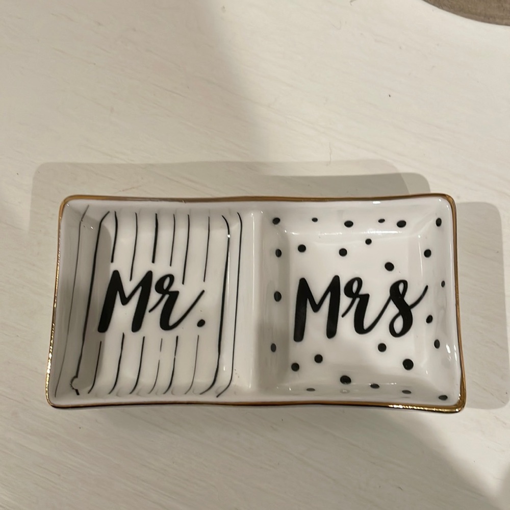 Kate aspen Mr. & Mrs. jewelry tray